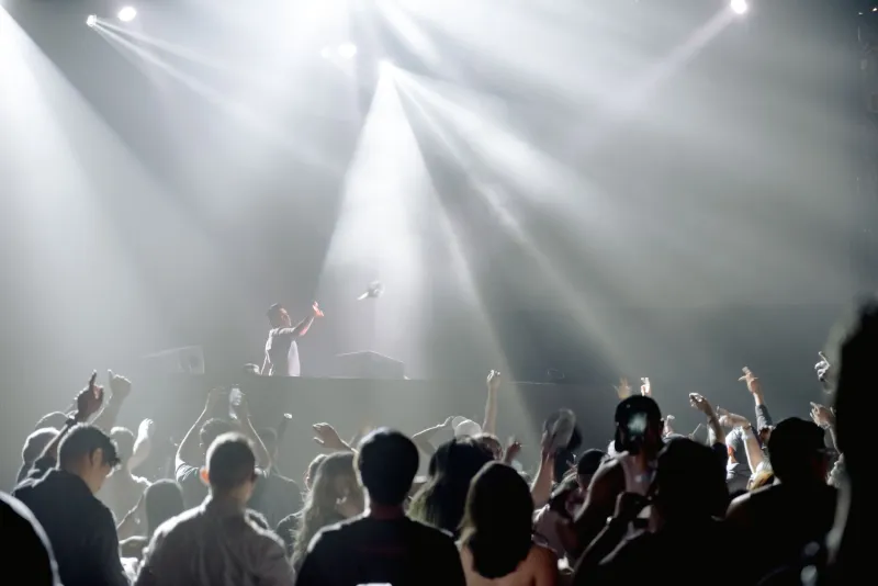 How to Blow Up Without Blowing It: Keeping Your Edge When the Crowds Get Bigger